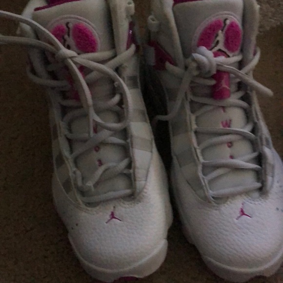 Gently worn once size 4y Jordan’s - Picture 4 of 4